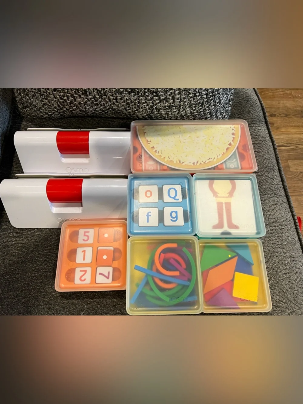 2 Osmo Learning System Base for iPads, model number 810-00044+more